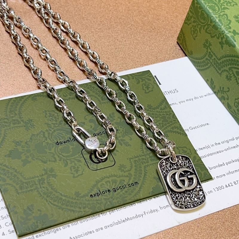 G*u*i necklaces